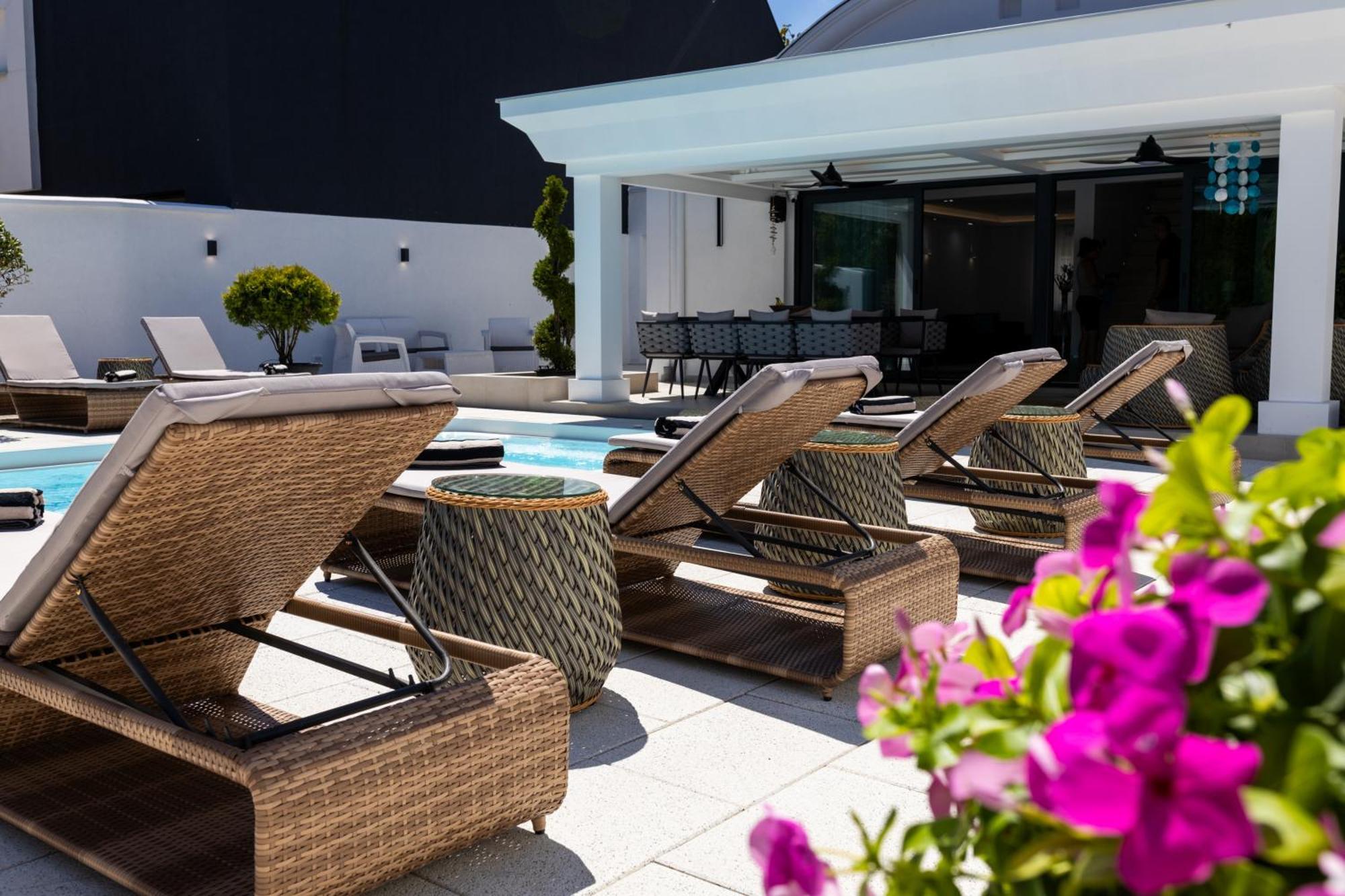 Villa Ring Pool & Padel Baric