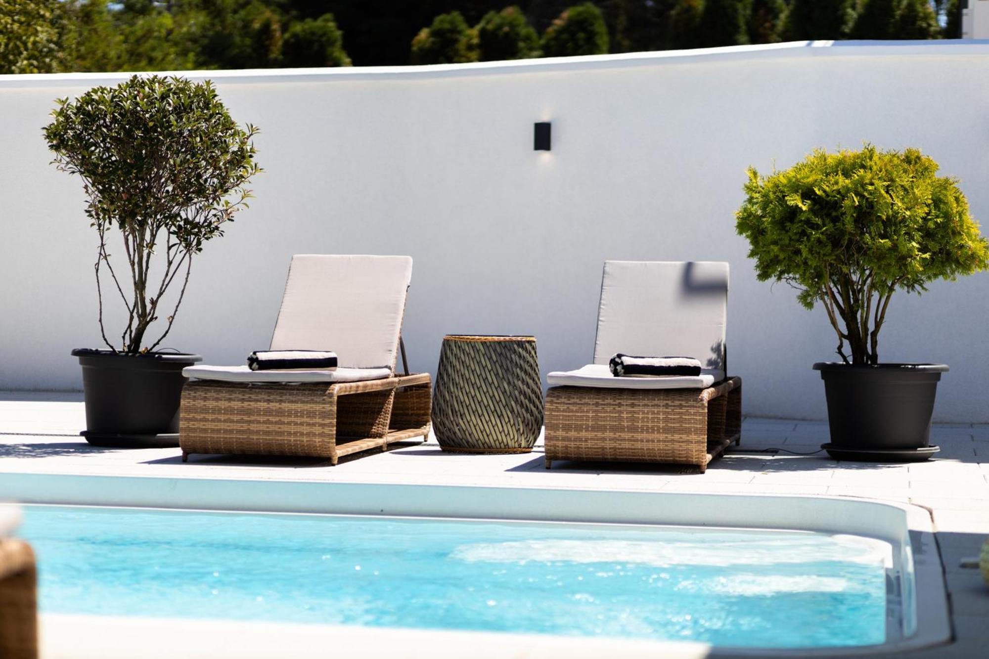 Villa Ring Pool & Padel *